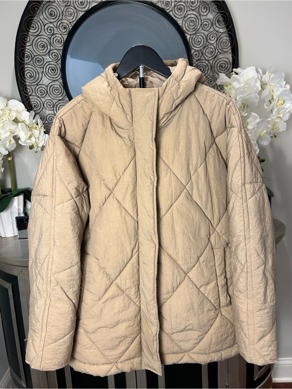 Madewell Quilted Hooded Puffer Jacket in Beige